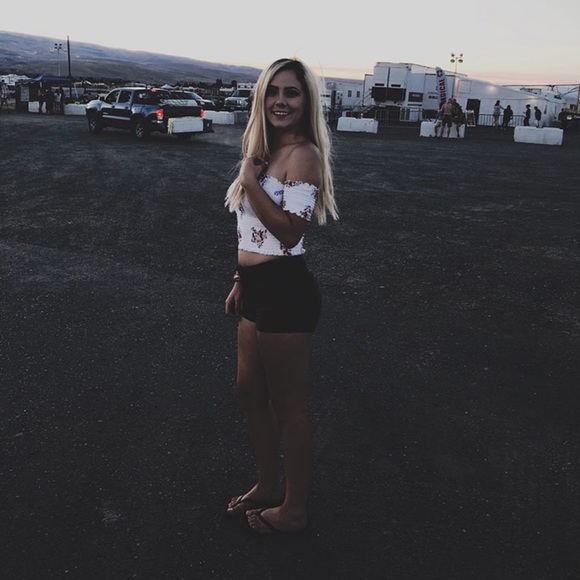 Summer top - Picture 2 of 2